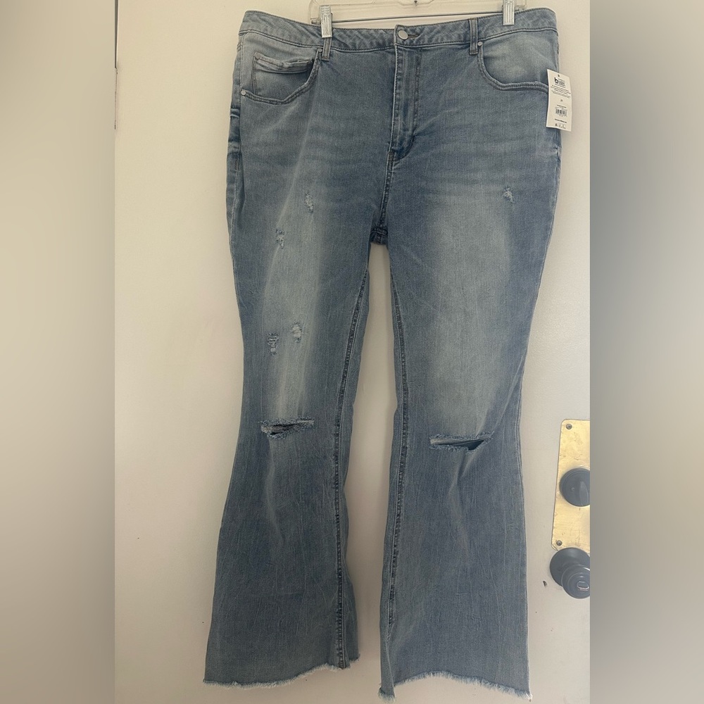 No boundaries juniors light Blue Distressed Jeans